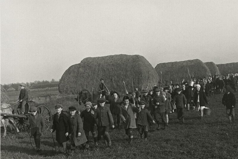 СССР в 30-е годы на снимках фотоклассика Михаила Прехнера