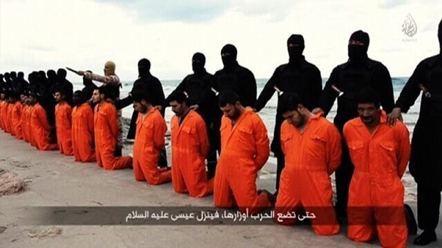 Укронацисты скопировали сюжет ролика ИГИЛ по убийству пленных