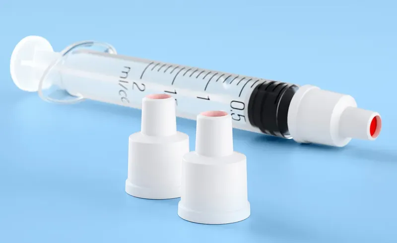 Назально или инъекционно: плюсы и минусы двух вакцин