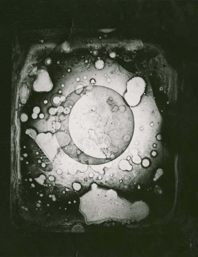 9. Первая фотография Луны, 1840 г.