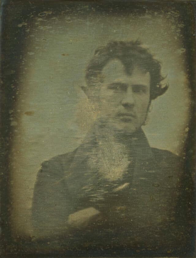 2. Первое в истории фотографическое портретное изображение человека, 1839 г.