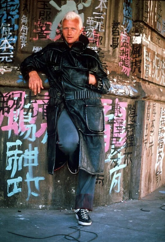 Рутгер Хауэр на съемках фильма «Бегущий по лезвию», 1982 год