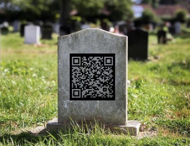 На японских надгробиях есть специальные коды, отсканировав которые можно увидеть ролик с умершим человеком