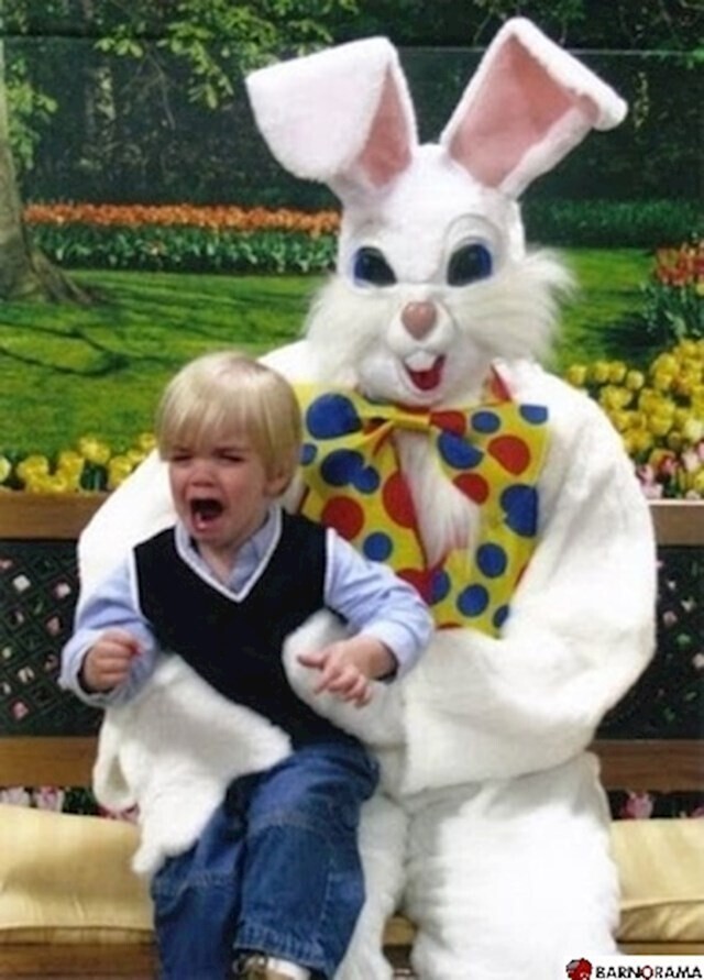 И почему дети так боятся этих кроликов?