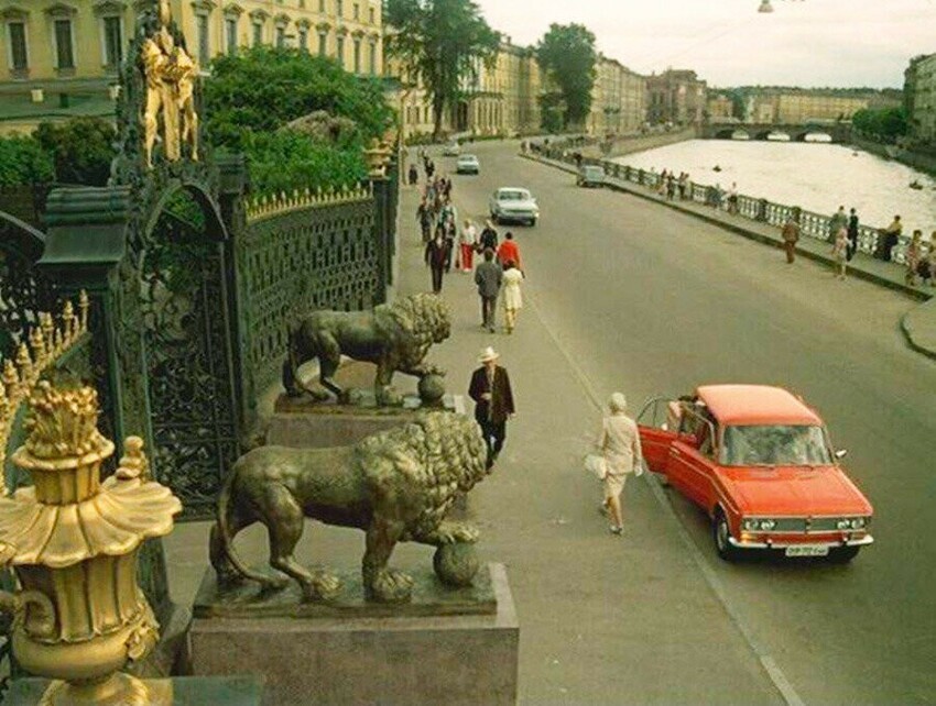 Почему в Санкт-Петербурге так много львов?