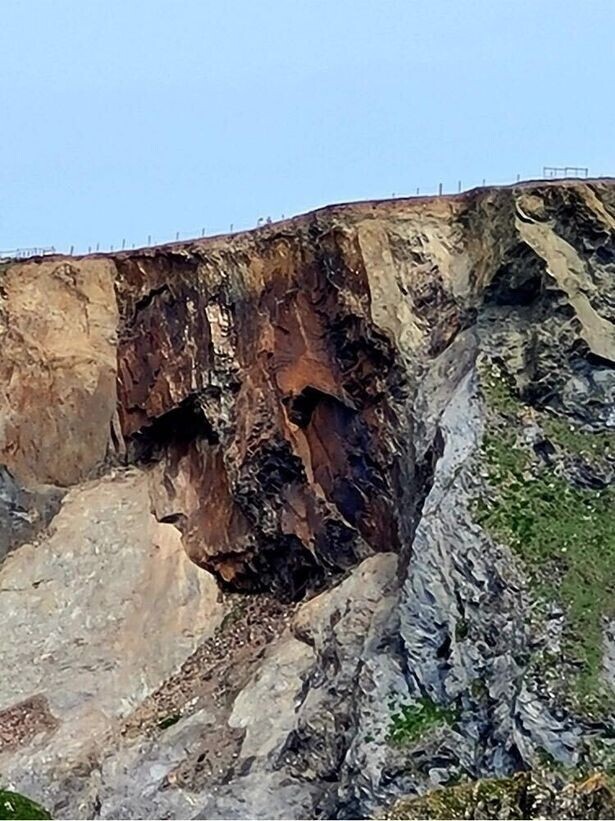 Скалы Корнуолла образовали гигантское лицо