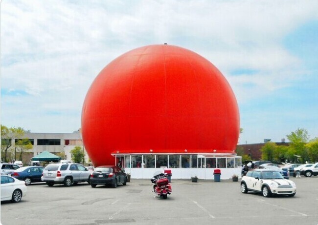 22. Закусочная Gibeau Orange Julep. Монреаль, Канада. Архитектор Олиус П. Бойс, 1966 г.
