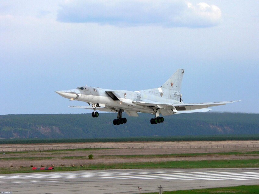 Самолёты Ту-22М3 слетали "на работу" - к "нацбатам" на "Азовсталь"