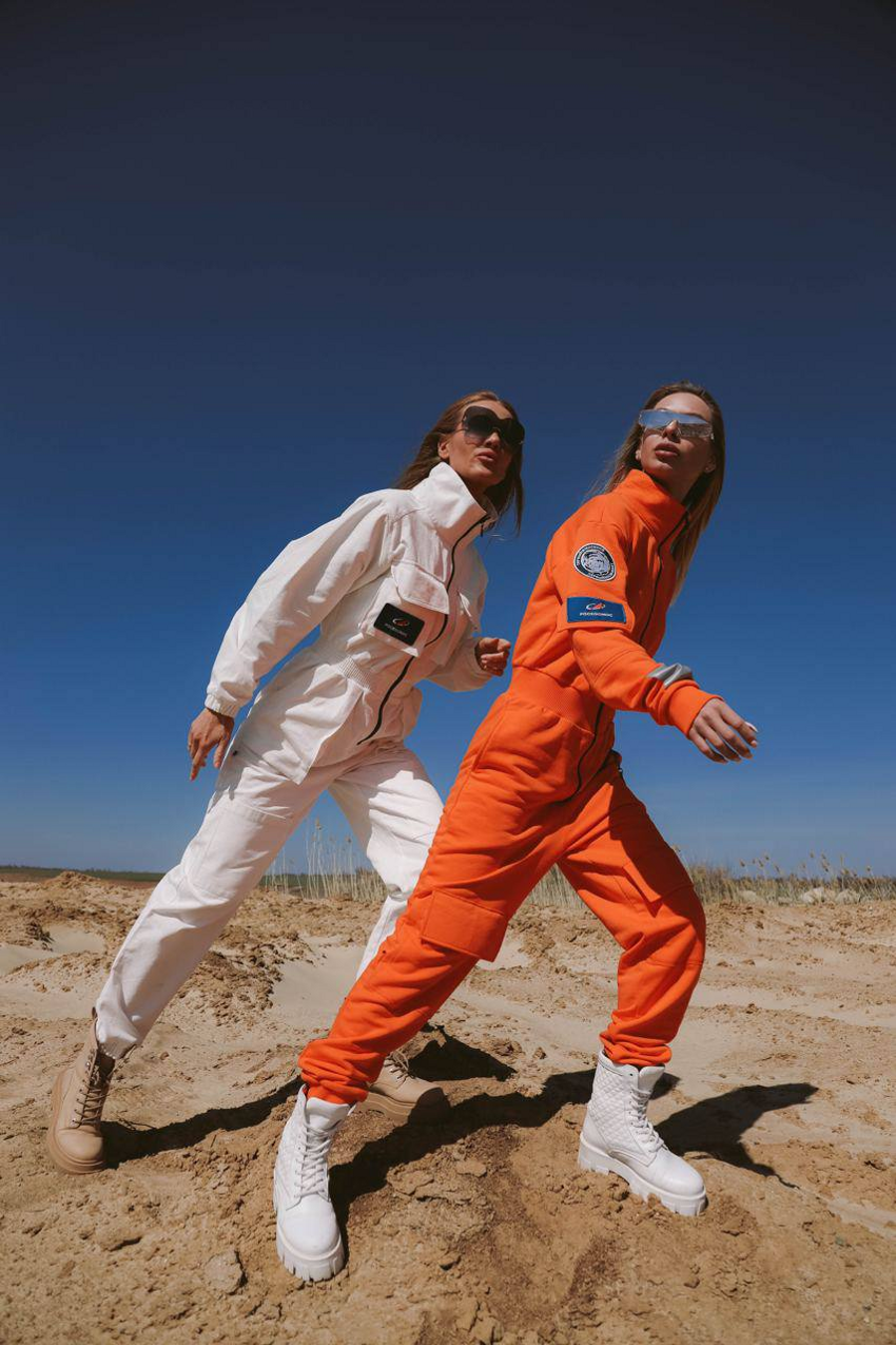 Космос в куртке: Роскосмос выпустил линейку брендовой одежды