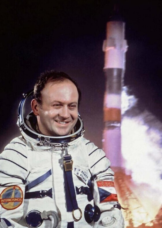Первым космонавтом третьей страны в космосе стал чех Владимир Ремек. 1978 год