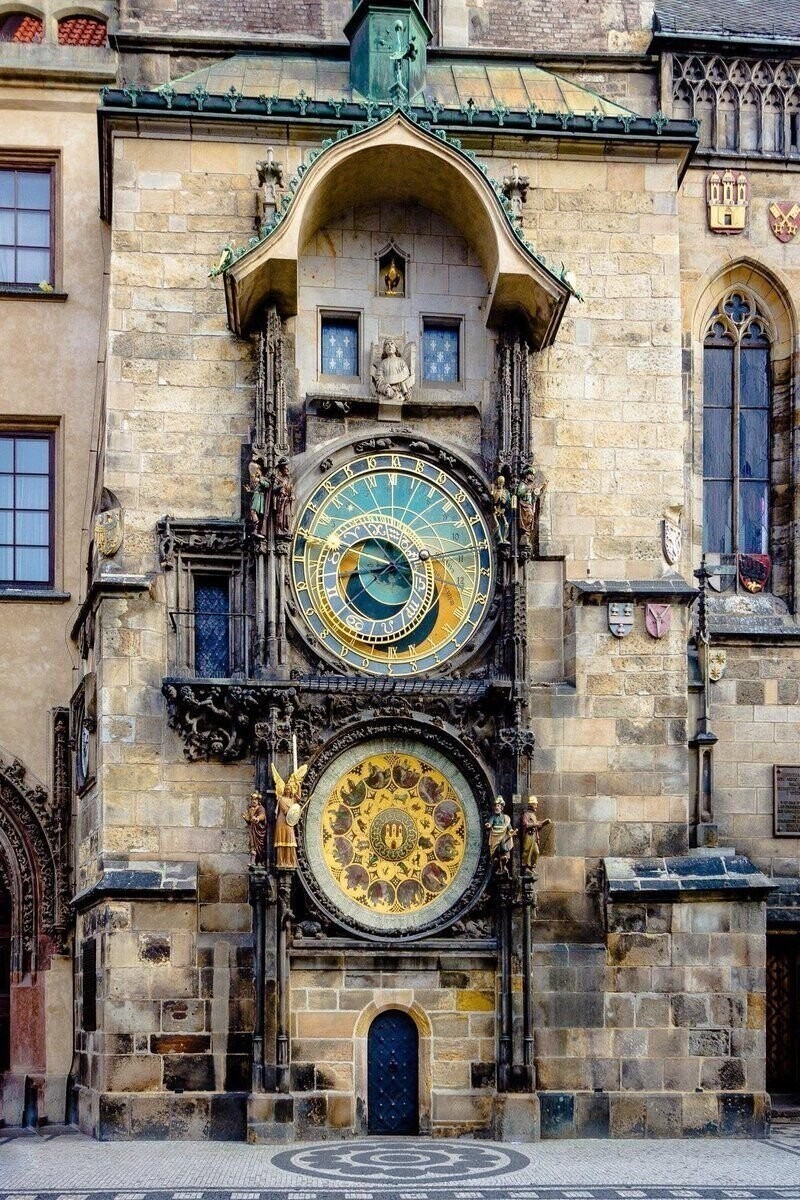 Эти 600-летние часы в Праге - единственные в мире астрологические часы, которые все еще работают