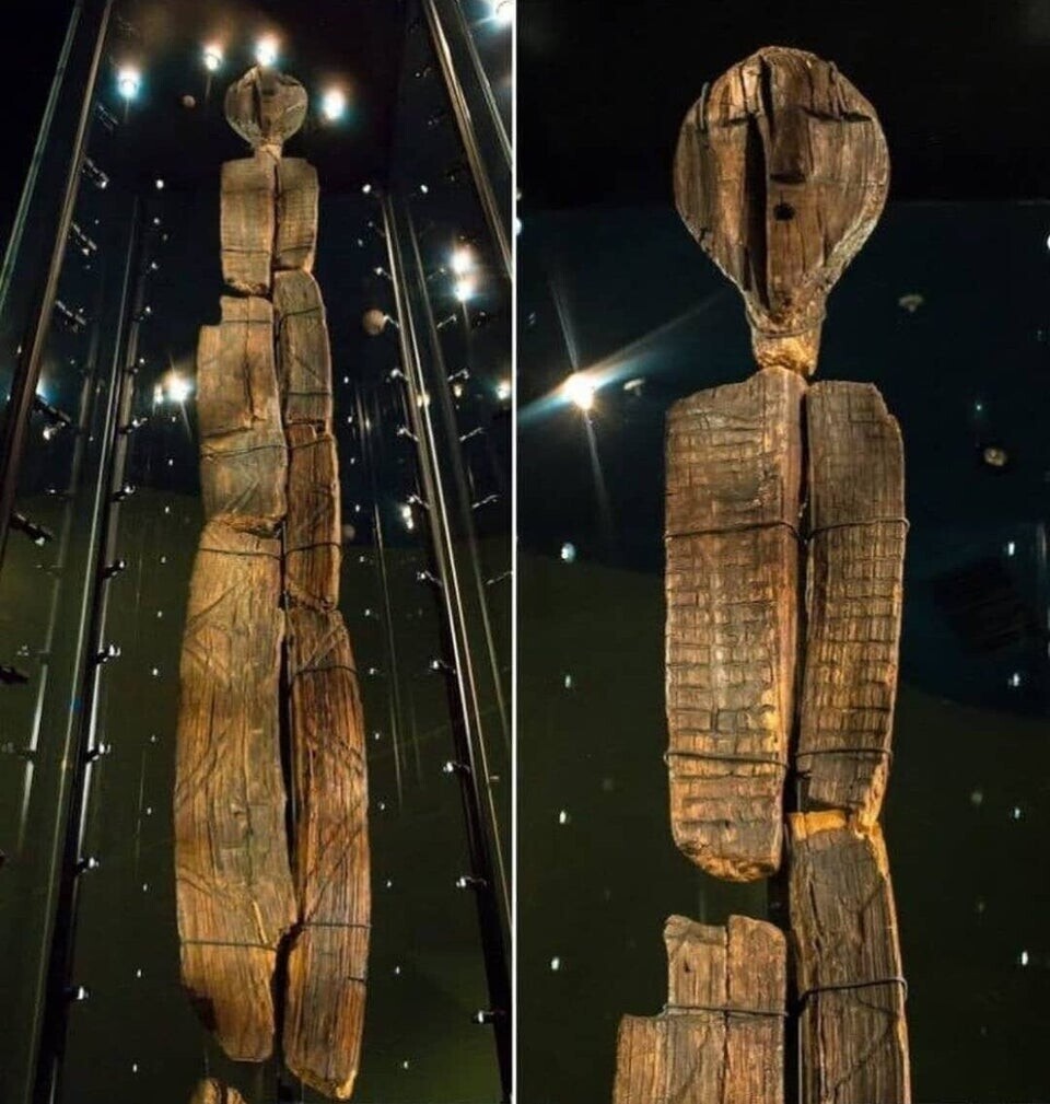11500-летний идол Шигир является самой старой известной деревянной скульптурой в мире, в высоту достигает более 5 метров. Сейчас он выставлен в Свердловском областном краеведческом музее в Екатеринбурге