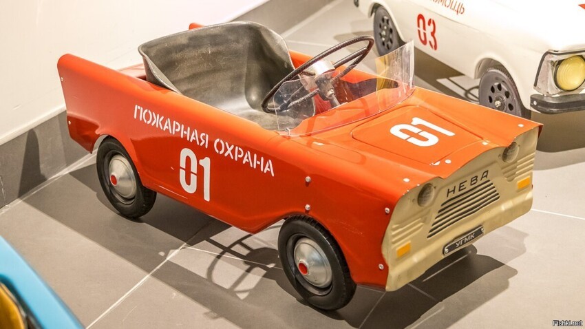 Машинка "Нева" - выпускалась в Ленинграде, в 70-х годах на секретном оборонно...