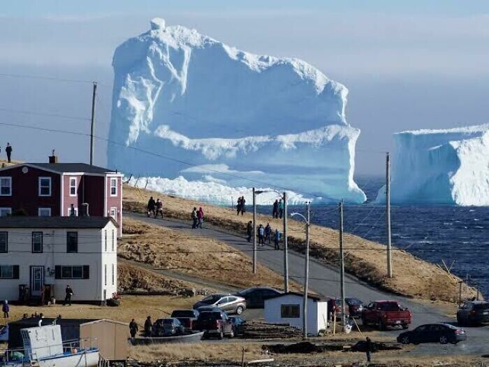 Айсберг у берегов канадского Ньюфаундленда