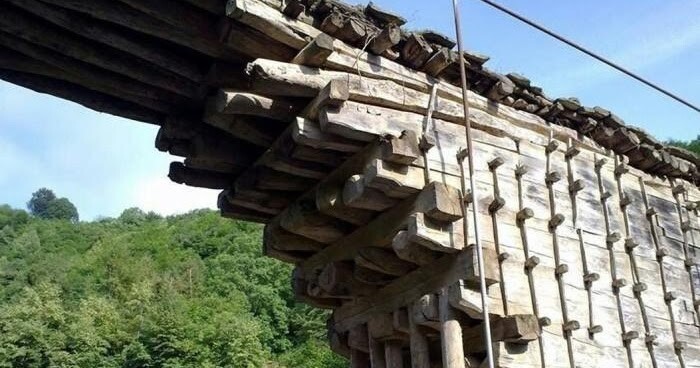 Удивительный 200-летний мост в Дагестане, который построили без единого гвоздя