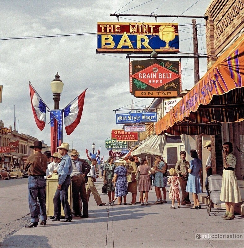 Оживленная улица в Шеридане, США. Август 1941 года