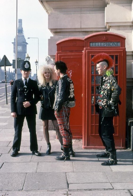 Констебль и панки, Лондон, 1980–е.