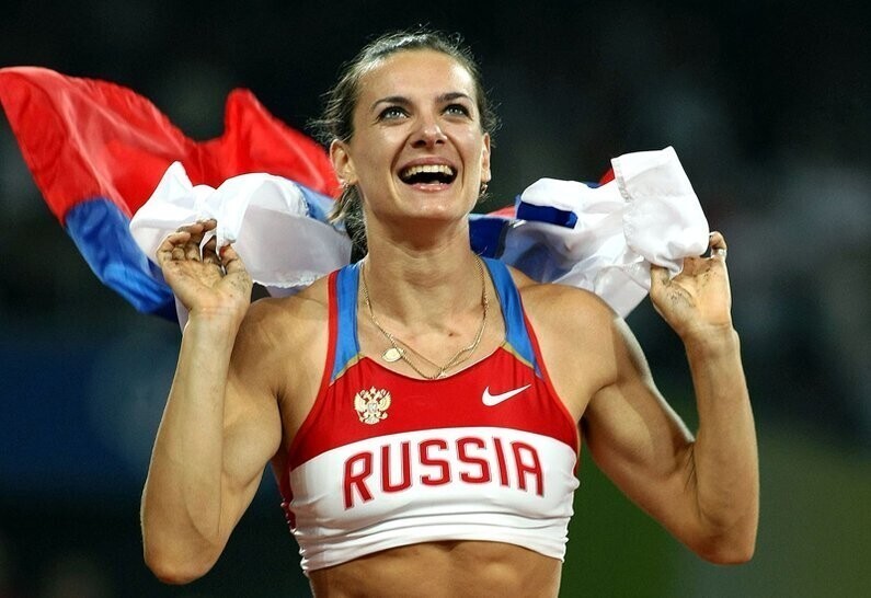 Одна из лучших прыгуний с шестом — Исинбаева. А какое имя у этой именитой спортсменки?