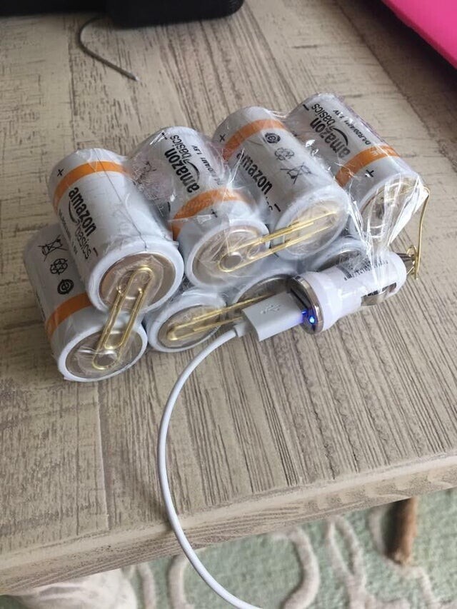 Моя подруга придумала довольно эффективный способ зарядить телефон, когда отключили электричество