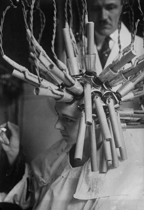 Химическая завивка волос. 1929 год