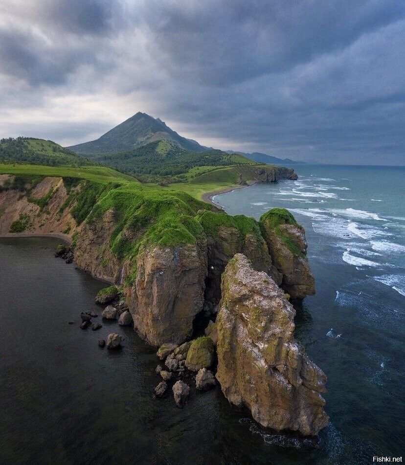 Бухта Тихая на острове Сахалин