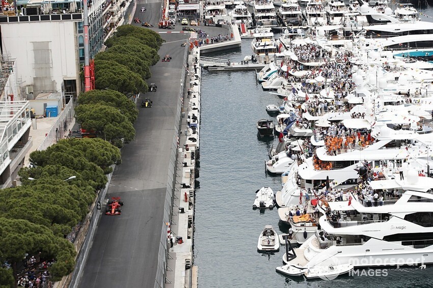 "Почти получилось!": американцы обещали построить трассу для "Формулы-1" с яхт-клубом, как у Гран-при Монако, но облажались