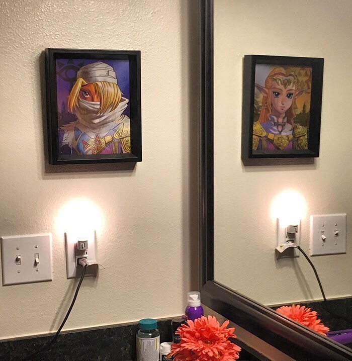 1. "Я купил этот голографический портрет и повесил его рядом с зеркалом в ванной"