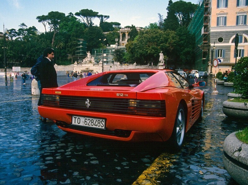 Ferrari 512 TR на улицах Рима, 1 мая 1992 год
