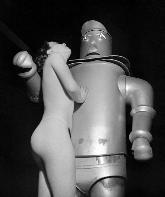 Танцовщица и робот, Париж, Франция, 1935 год
