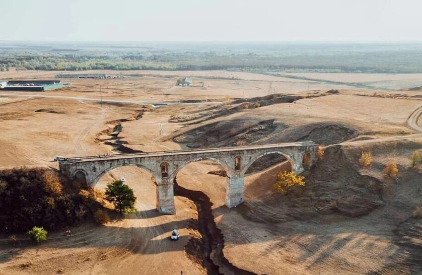 «Древнеримские» мосты посреди русской степи: как они там появились