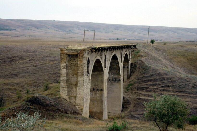 «Древнеримские» мосты посреди русской степи: как они там появились