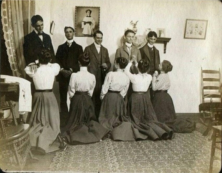 7. Этикет столетней давности. Дамы приглашают кавалеров на Белый Танец, 1900 г