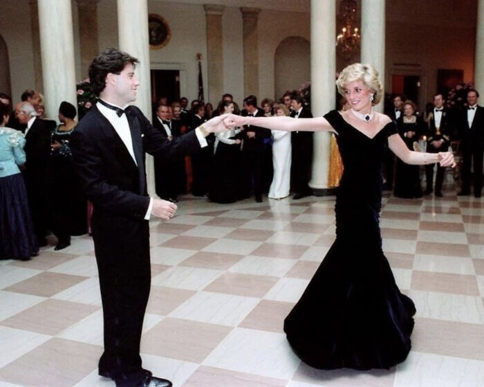 37. Джон Траволта и принцесса Диана танцуют в Белом доме, 1985 год