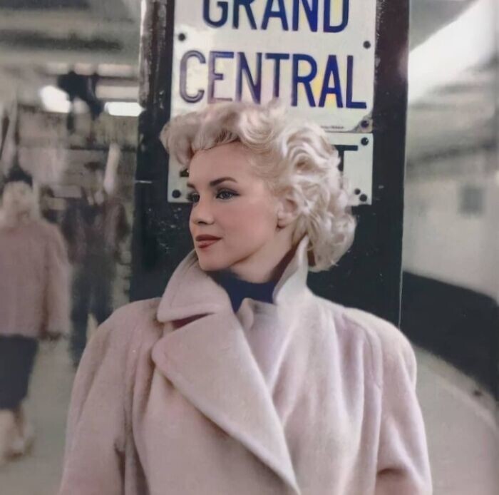 18. Мэрилин Монро в нью-йоркском метро, 1955 год