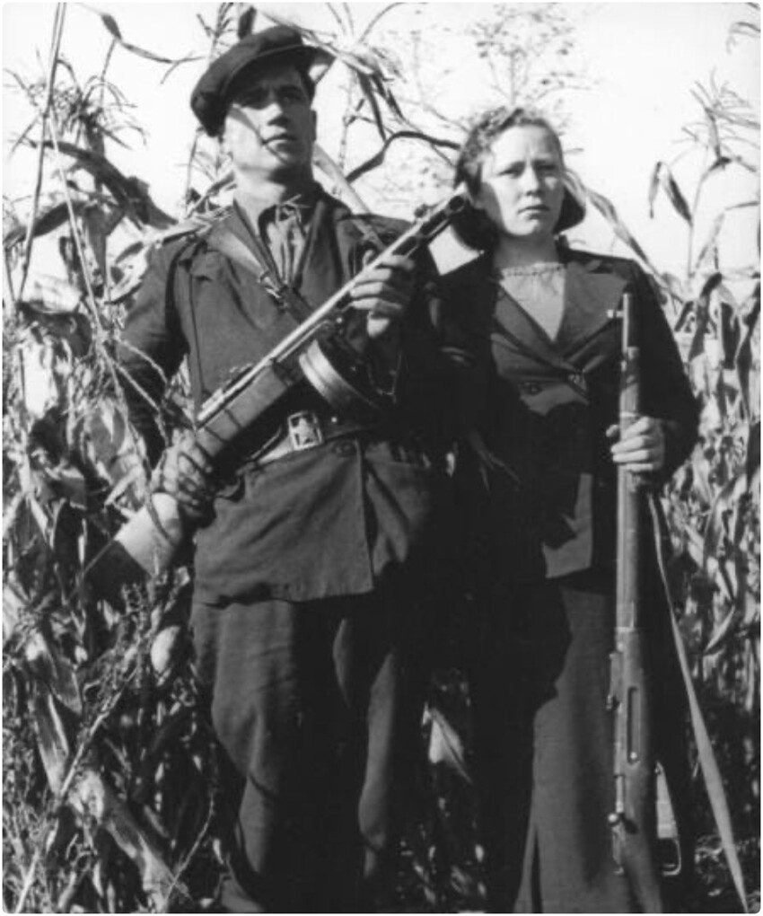 Украинские партизаны из отряда «За Родину» в дозоре, 1943 г .