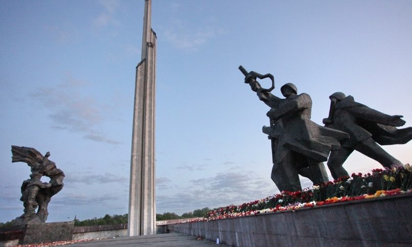 «Вурдалаки»: Мария Захарова высказалась о решении властей Латвии снести советский памятник воинам-освободителям