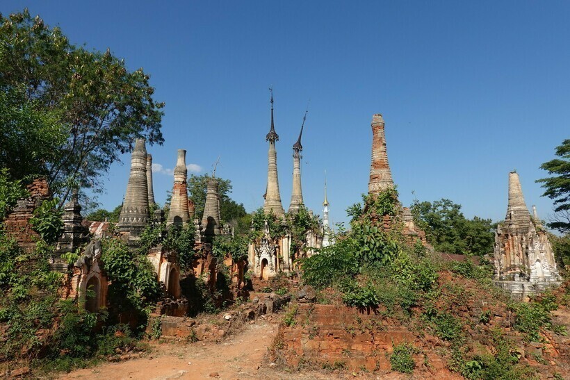Ньяунг Охак: сюрреалистичная деревня рушащихся храмов