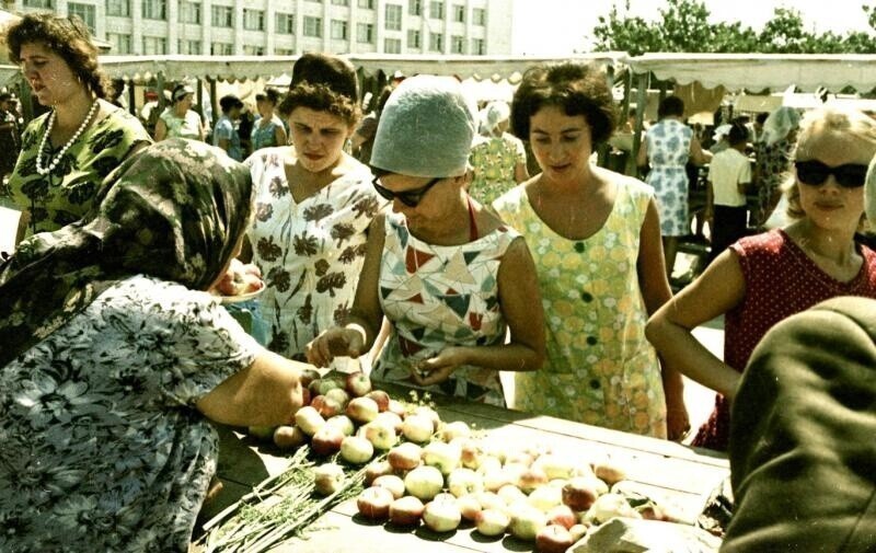 Мода в СССР: летние платья 1950–1970-х