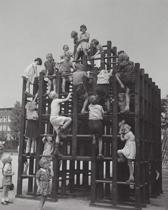 Детская игровая площадка. Амстердам, 1960-е