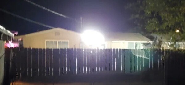 16. "Соседский фонарь для "безопасности", который горит 24 часа в сутки 7 дней в неделю"