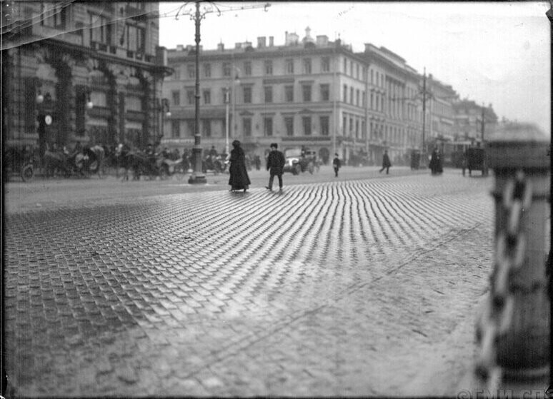 Прогулка по Санкт-Петербургу 1913 года. Каким был город в год 300-летия правления Романовых?