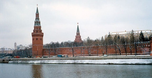Москва, стены Кремля
