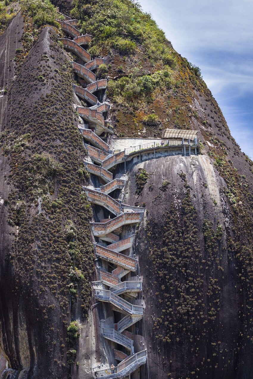 Скала Гуатапе: целых 659 ступеней на пути к вершине, которые стоит преодолеть
