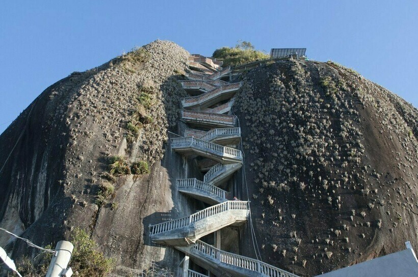 Скала Гуатапе: целых 659 ступеней на пути к вершине, которые стоит преодолеть