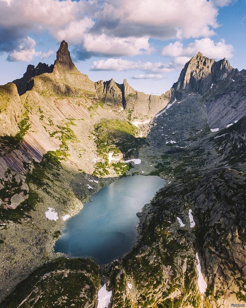 Озеро Горных Духов и перевал Птица в природном парке Ергаки
