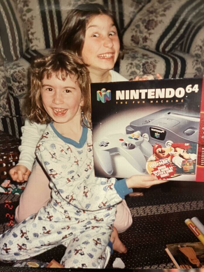 "На рождественском фото 1997-го мы с сестрой не задались"
