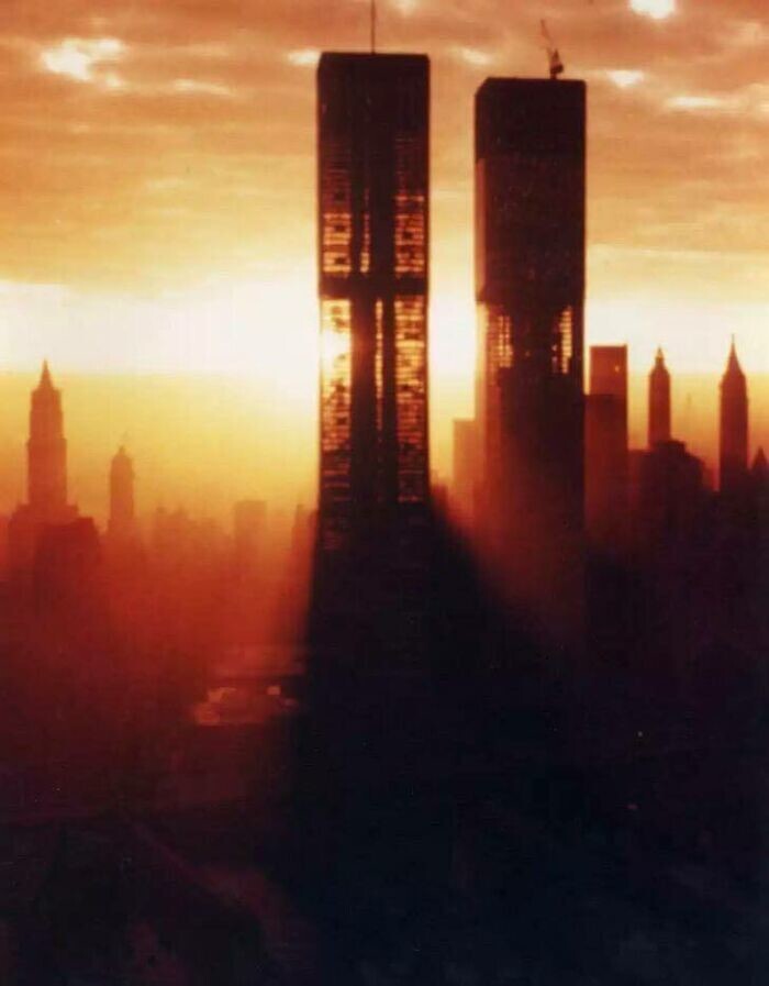 17. Каркас башен-близнецов, видимый во время строительства, 1970 год