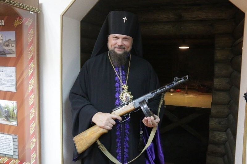 Во Владимире священники провели соревнования по метанию гранат среди молодёжи