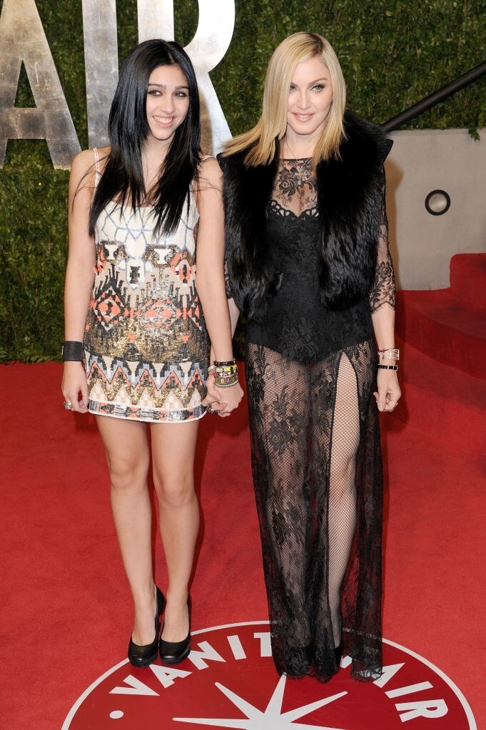 7. Мадонна с дочерью Лурдес на вечеринке Vanity Fair Oscar Party в 2011 году