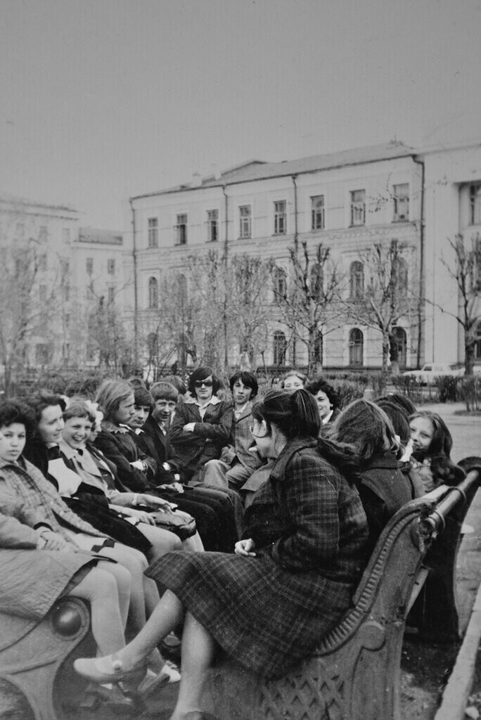 Последний звонок в советских школах: снимки незабываемого праздника